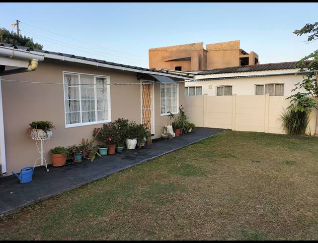2 BEDROOM FREEHOLD FOR SALE IN NORTHDALE